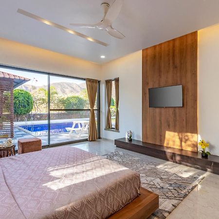 Stayvista'S Bella Dream - Mountain-View With Outdoor Pool, Lawn Featuring A Gazebo & Indoor Games 烏代浦 外观 照片