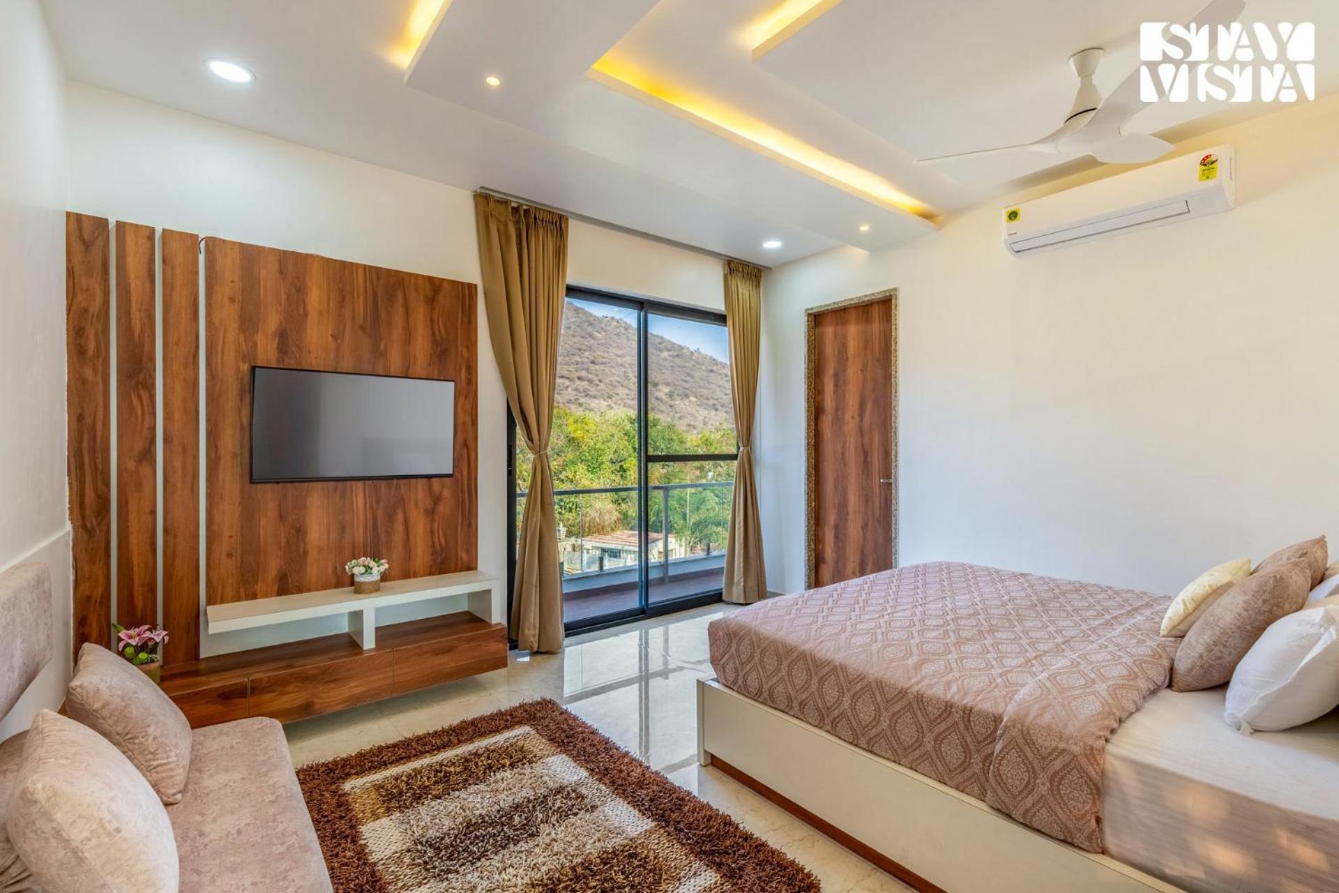 Stayvista'S Bella Dream - Mountain-View With Outdoor Pool, Lawn Featuring A Gazebo & Indoor Games 烏代浦 外观 照片